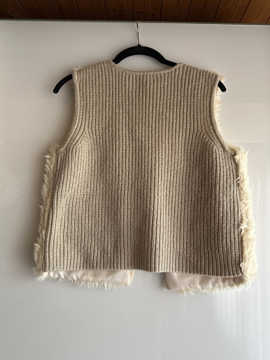 C&A Giacche & Cappotti: C&A Strickweste mit Kunstfell Grösse 170/176 oder XS / S – Usato da Buchs AG venduto da tifena 2
