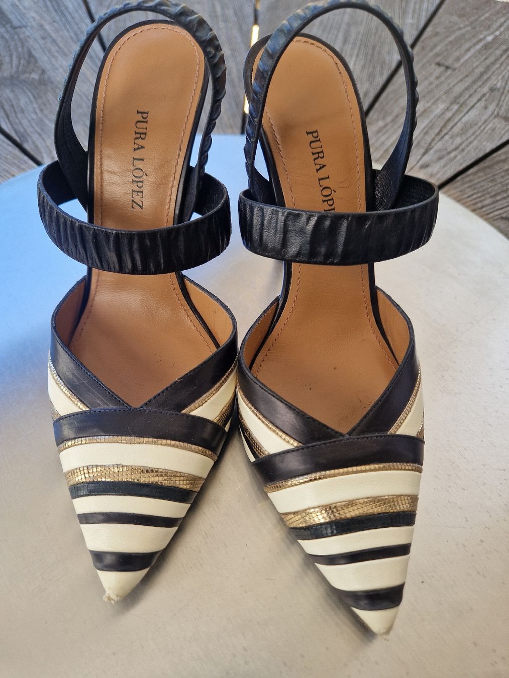 Scarpe da donna: chaussure bout fermé – Usato da Boudevilliers venduto da beboy
