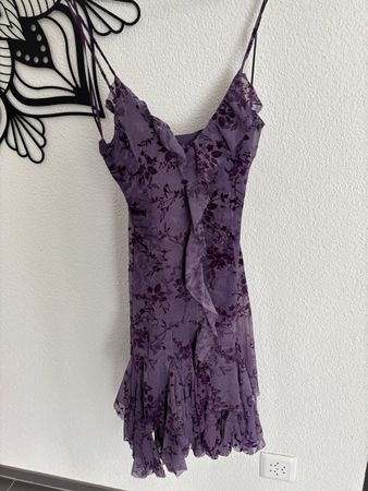 Kleid Zara lila mit Blumen