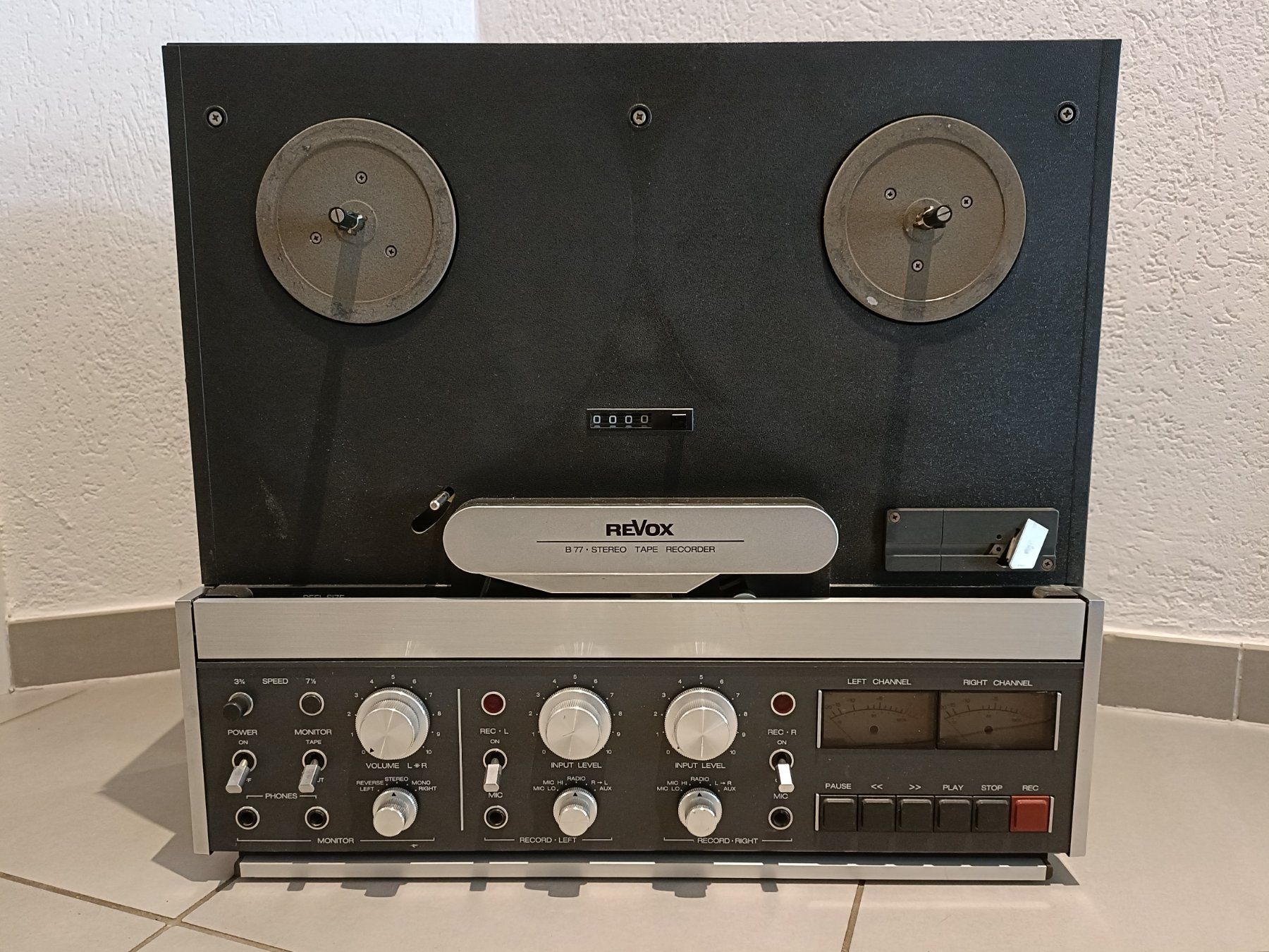 Revox Apparecchi a nastro: Magnétophone à bandes REVOX B77 – Difettoso da Pampigny venduto da edyschi