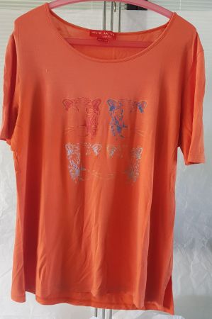 T -Shirt By krinzia mit Tigerfotos