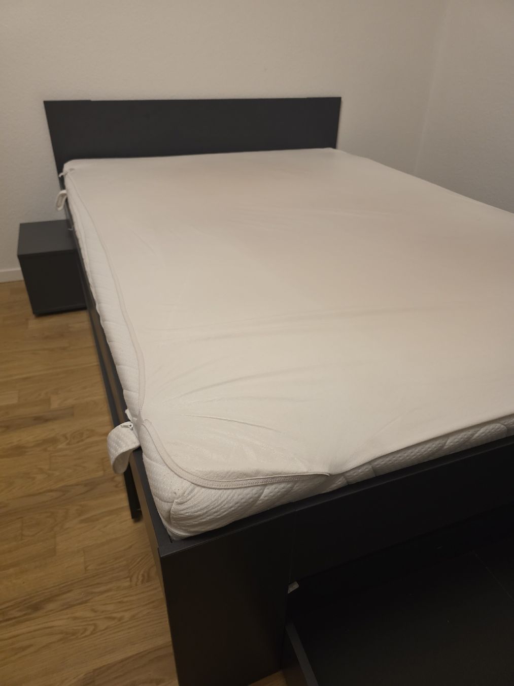 Betten: Bett Anthrazit – Gebraucht aus Schlieren von chr_8qfm 4