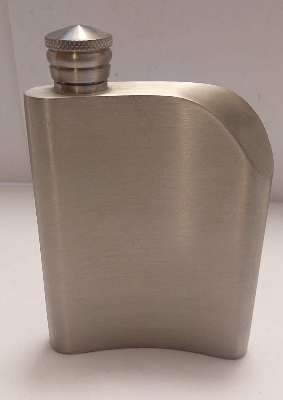 Altro: Flasque en étain, Harley Davidson motor – Usato da Chapelle-s-Moudon venduto da gerryp 1