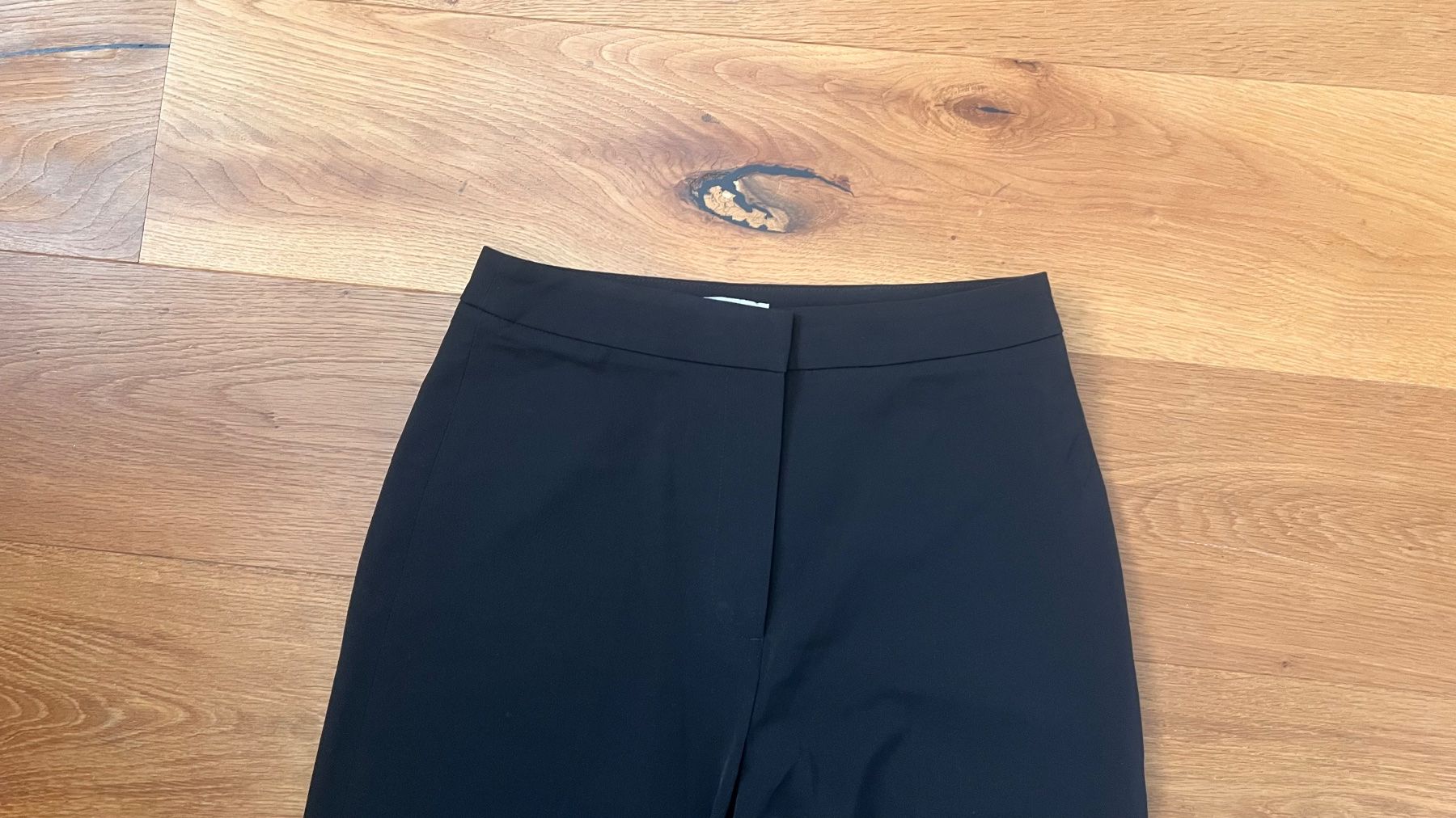 Pantaloni: Schwarze Stoffhose H&M – Usato da Geroldswil venduto da neva.yael 1