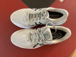 Asics GT-2000 11 Laufschuhe Damen Grösse 44.5 neu