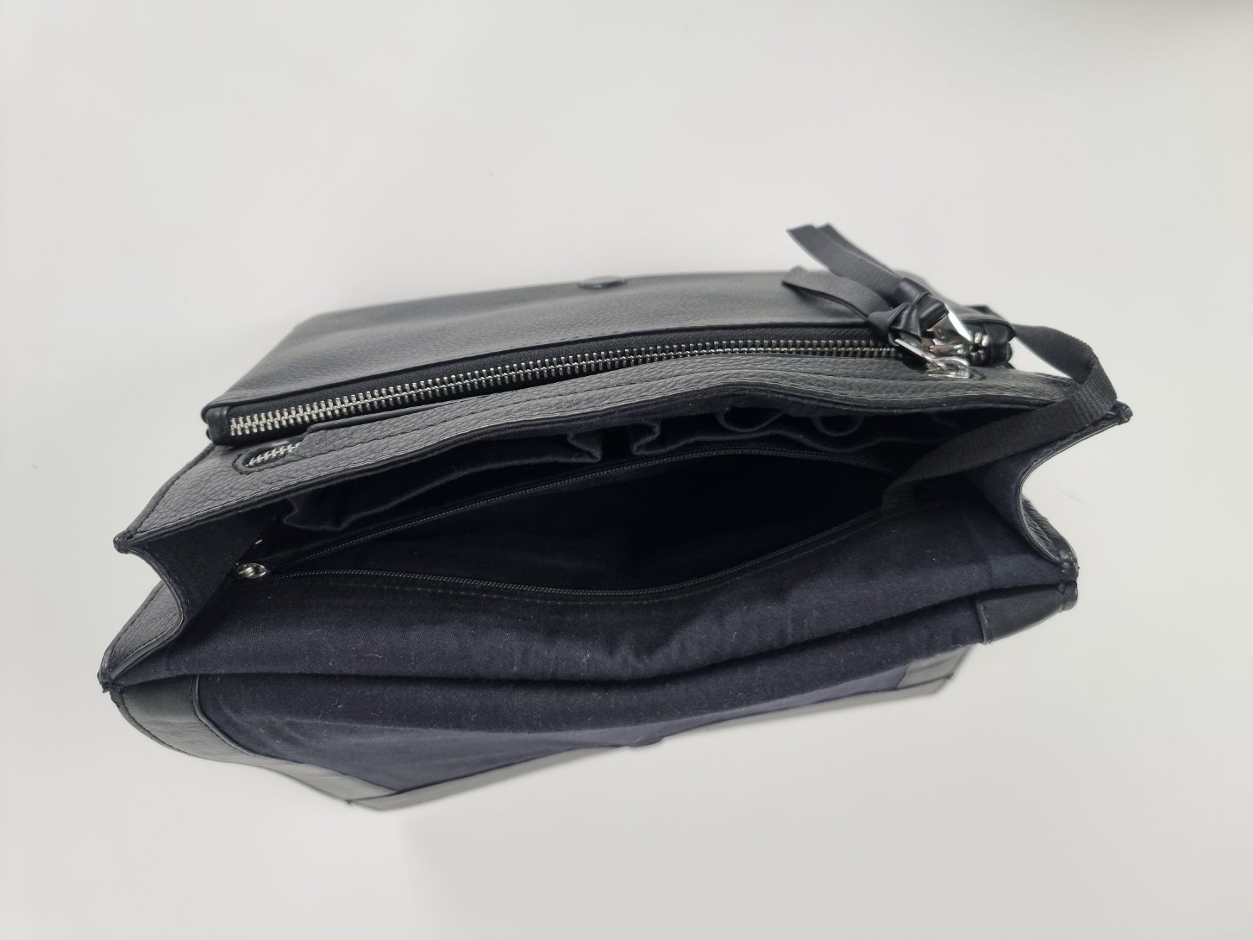Bree Taschen für Damen: Bree Tasche Schwarz – Gebraucht aus Urtenen-Schönbühl von Restwert_Schoenbuehl 5