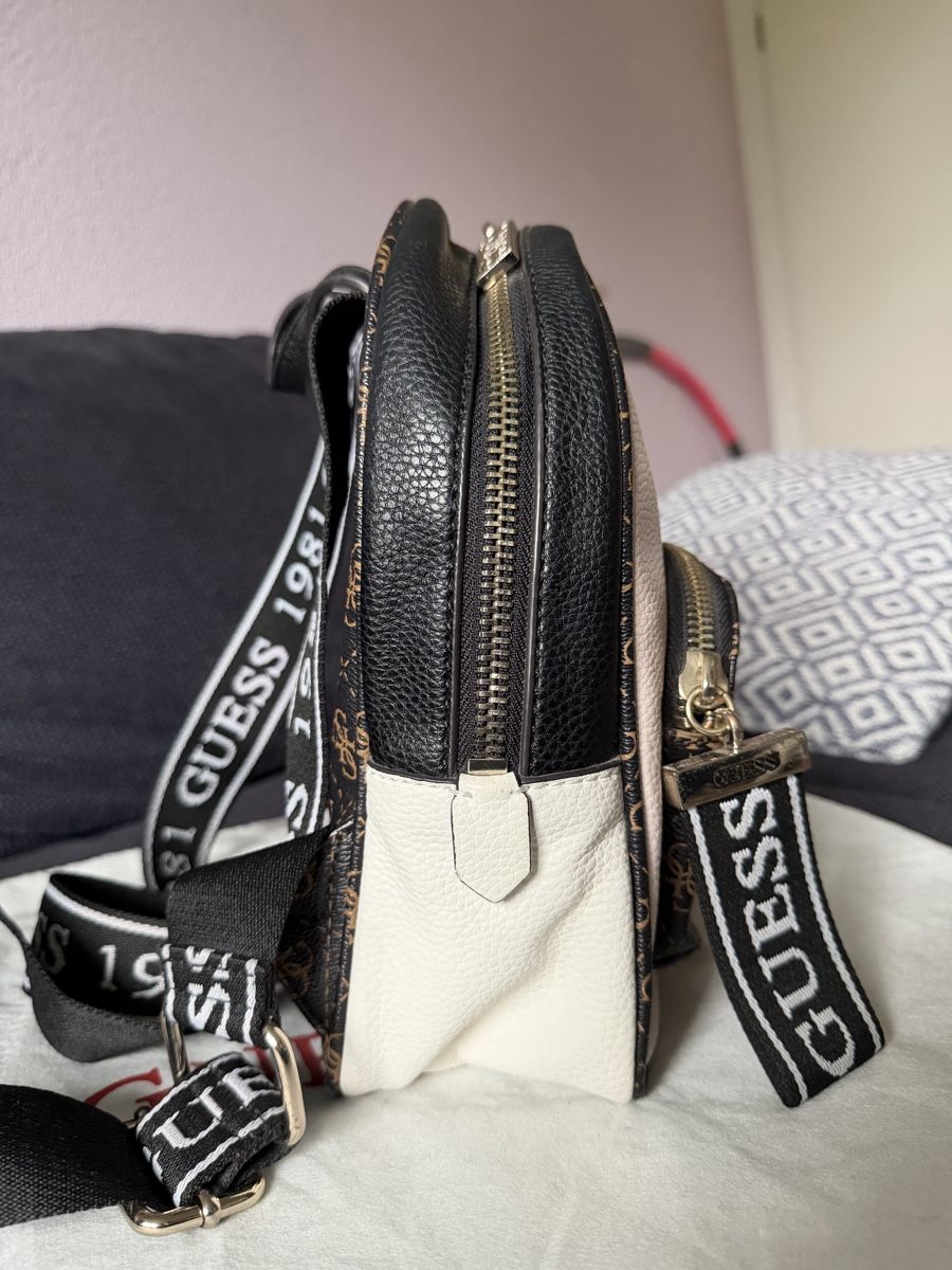 Guess Rucksäcke: Guess Rucksack (von ca. 2018) – Gebraucht aus Nürensdorf von agwils7 2