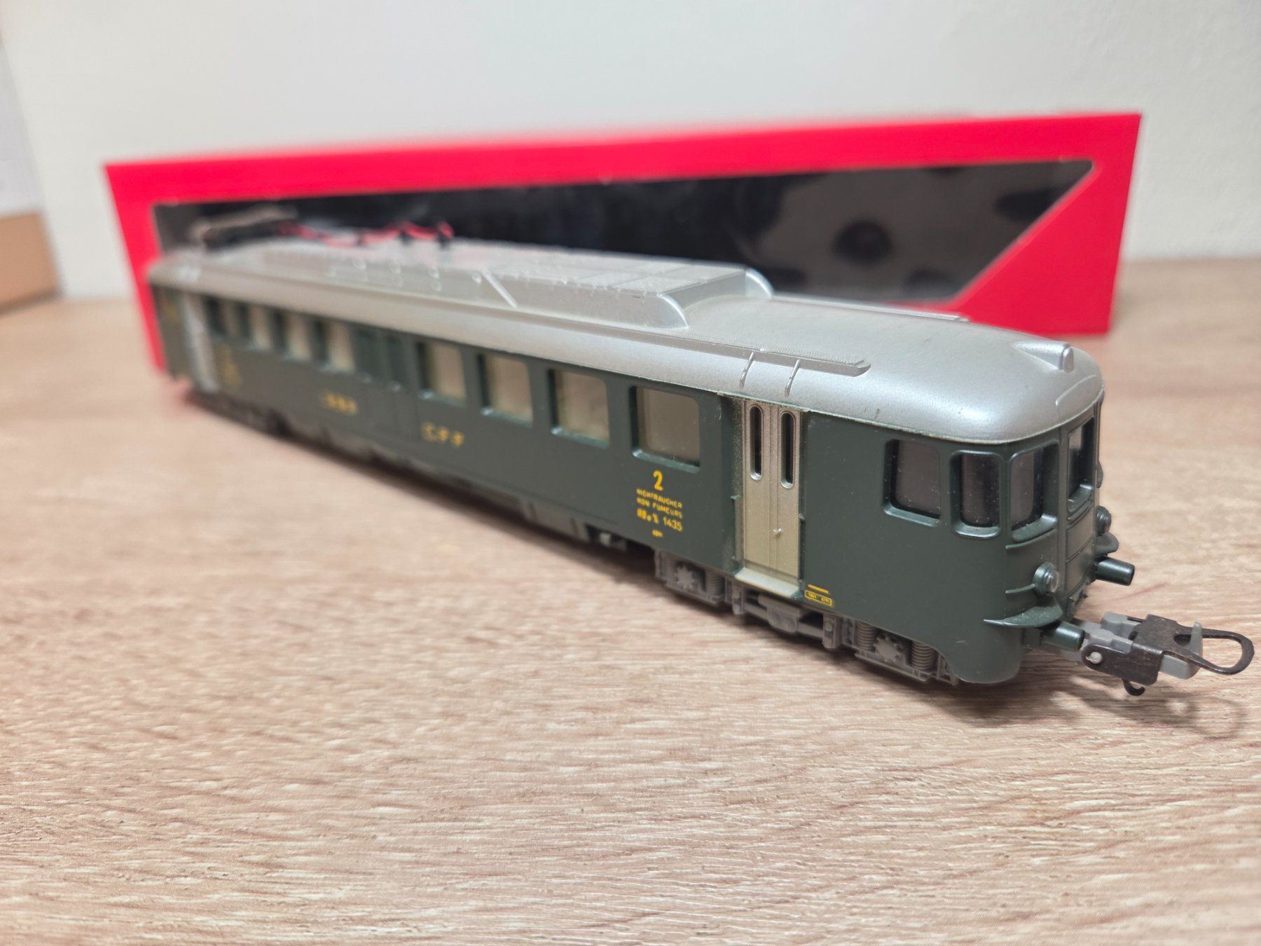 Lima Modellini di ferrovie: Lima E-Lok Triebwagen 1435 RBe 4/4 SBB H0 – Usato da St-Aubin-Sauges venduto da Lo_Go 3