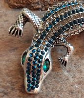 Krokodil Brosche Silberfarben mit Strass und grünen Augen