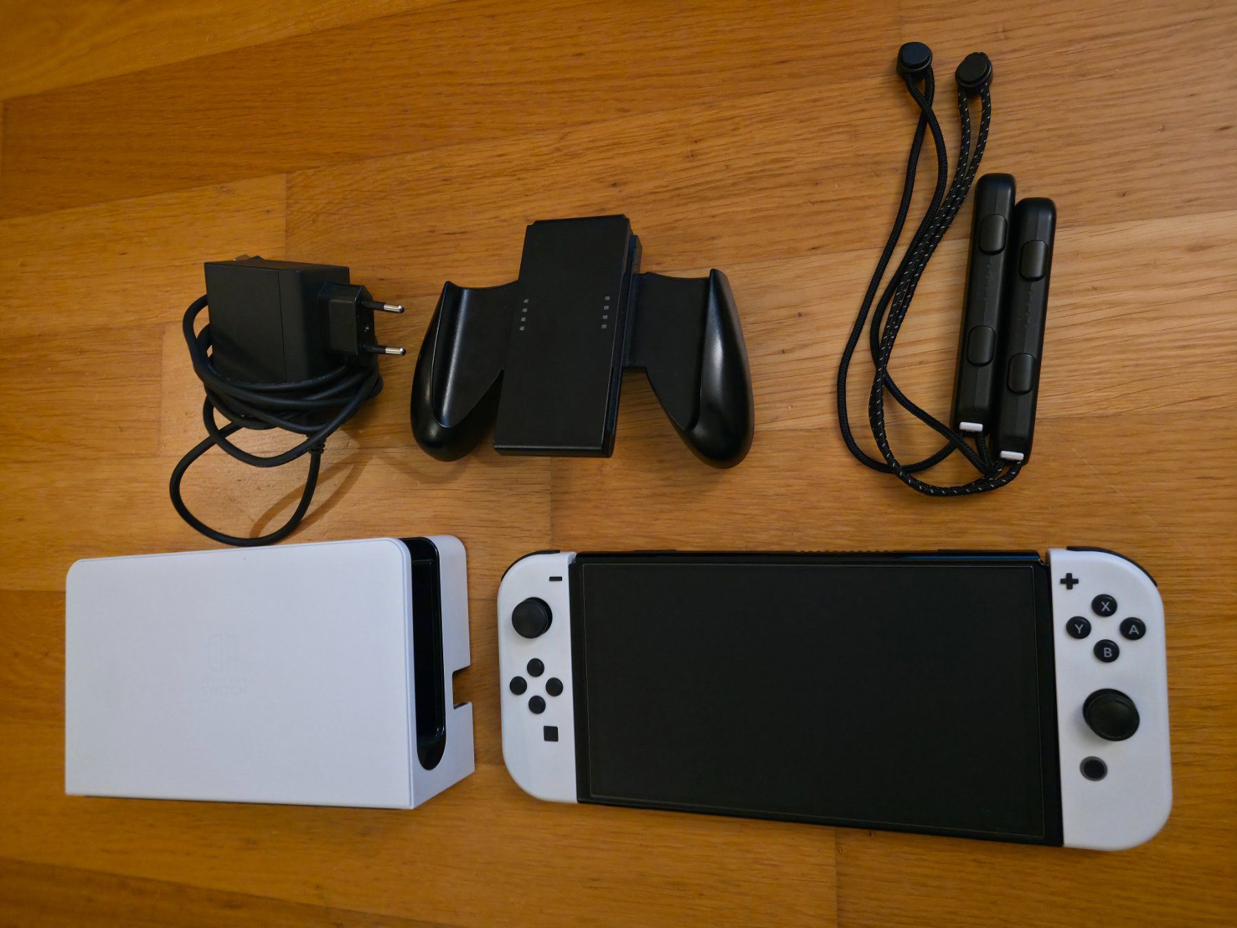 Nintendo Console: Nintendo Switch OLED – Usato da Zürich venduto da jabo22