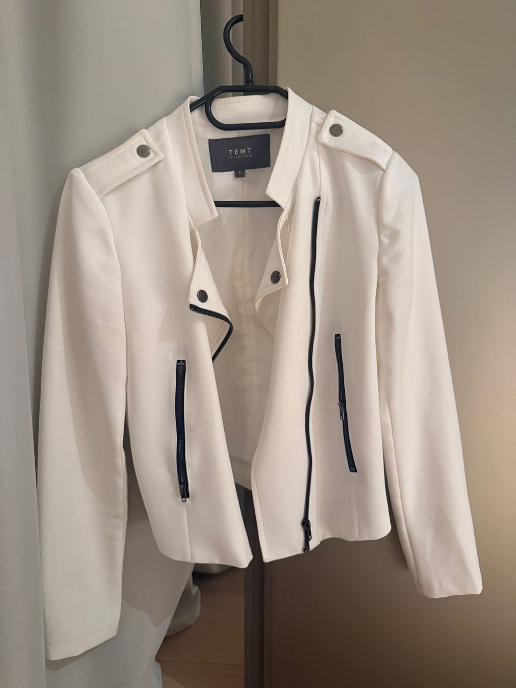 Giacche: Veste / blazer TEMT – Usato da Vandoeuvres venduto da iga_zzg6