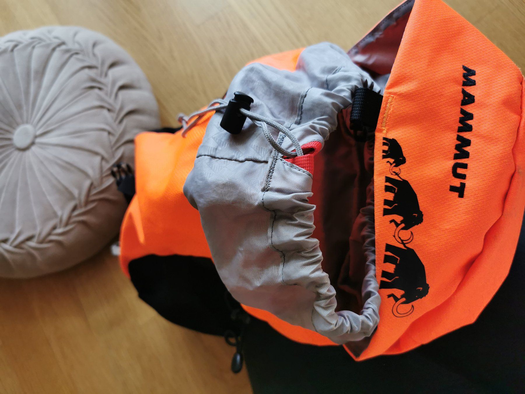 Borse & Zaini: Mammut Kinderrucksack orange/schwarz – Usato da Frauenfeld venduto da sparad 3