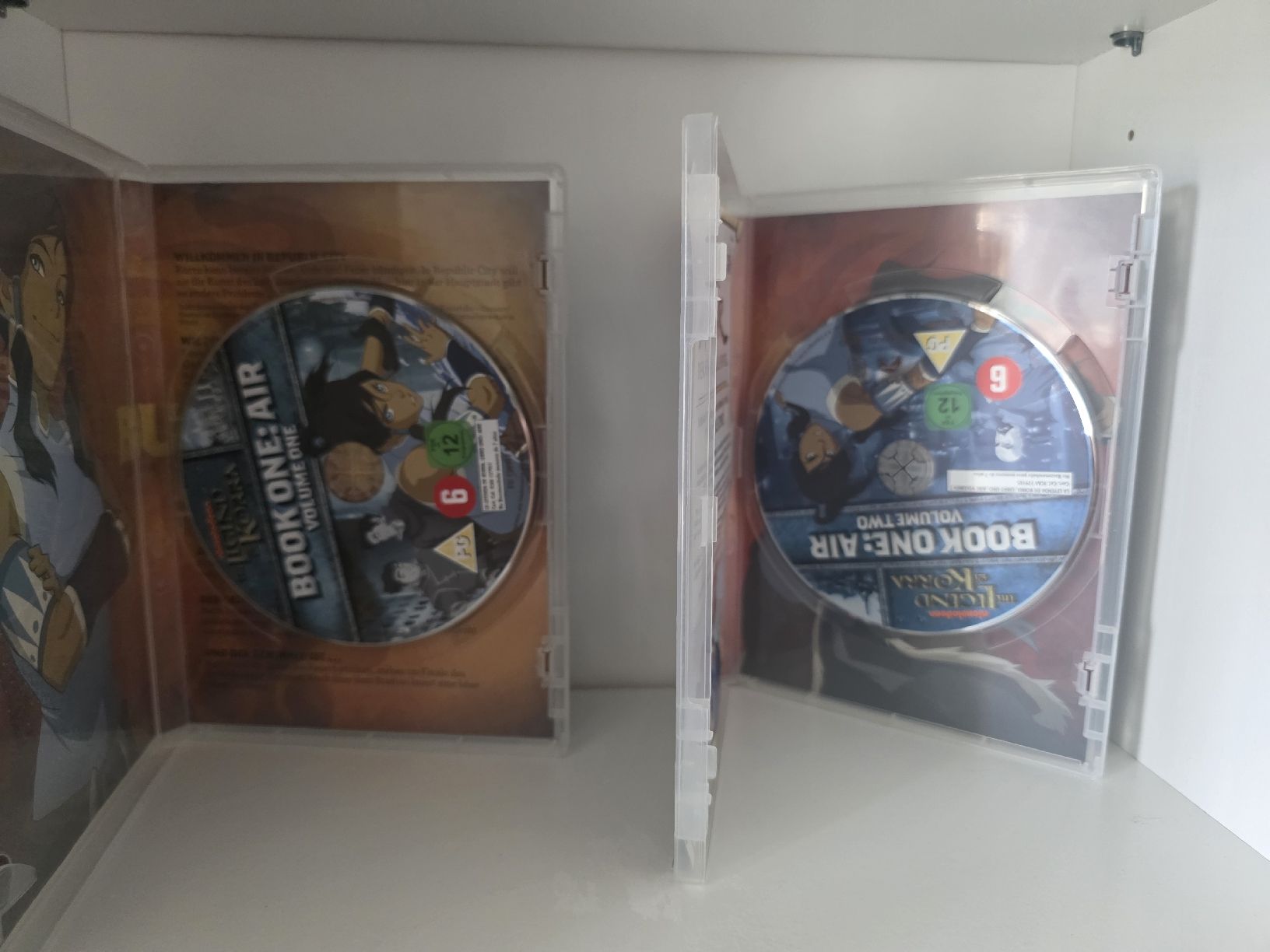 Tutti i DVDs: Die Legende von Korra Staffel 1  – Usato da Berneck venduto da Amuell 3