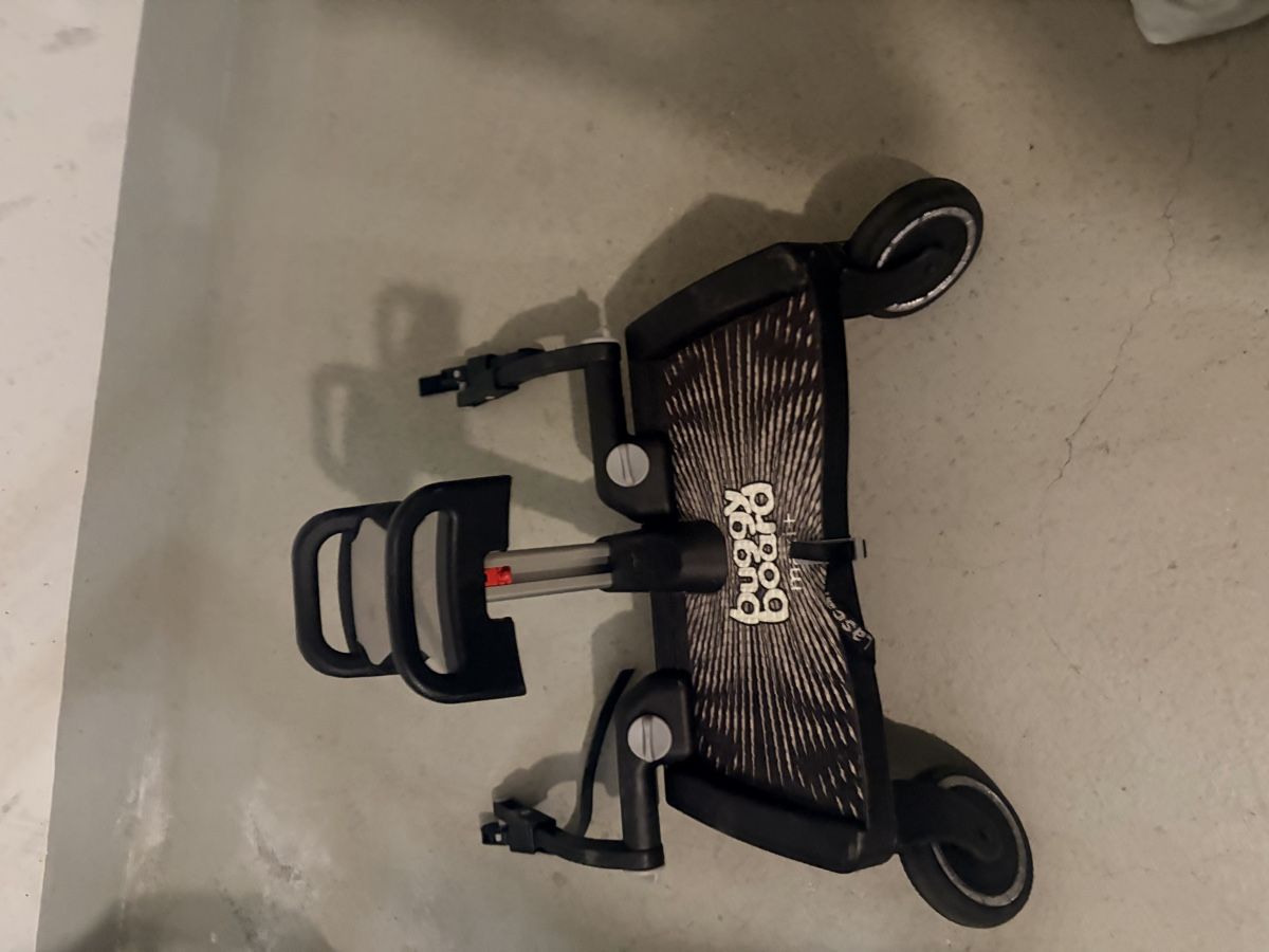 Lascal Kinderwagen Zubehör: Buggy Board Maxi Lascal mit Griff und Befestigung – Gebraucht aus Inwil von Mira32