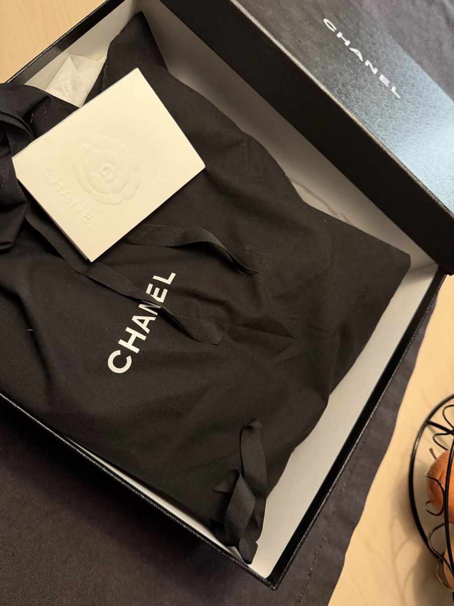 Chanel Scarpe da donna: Chanel Black Leather – Usato da Gebenstorf venduto da AA2015 4