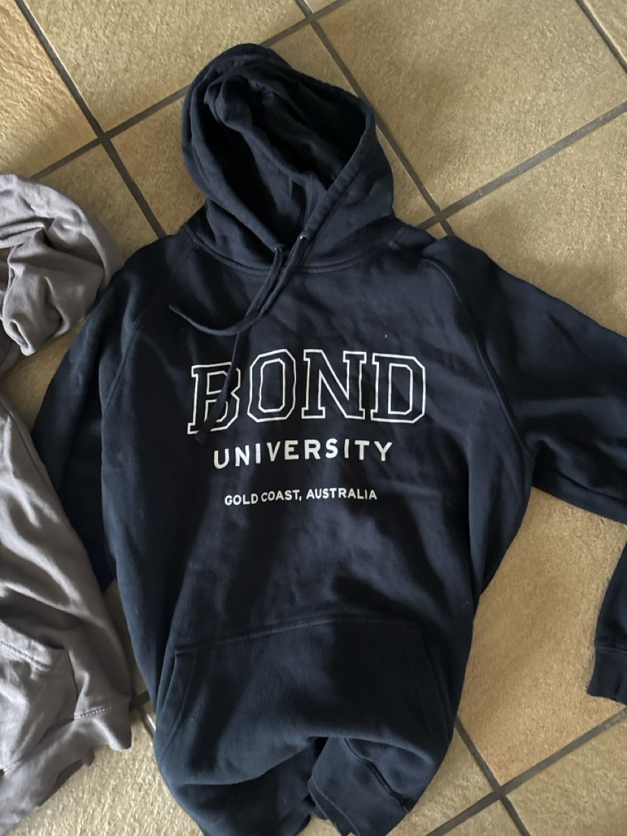 Kleiderpakete: 2 Hoodies Grösse XL – Gebraucht aus Schlieren von nowaya 2