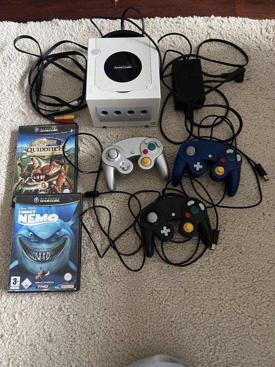 Nintendo Console: Gamecube Konsole Pearl White - 3 Controller - 2 Spiele – Usato da Baden venduto da tob_t8gw