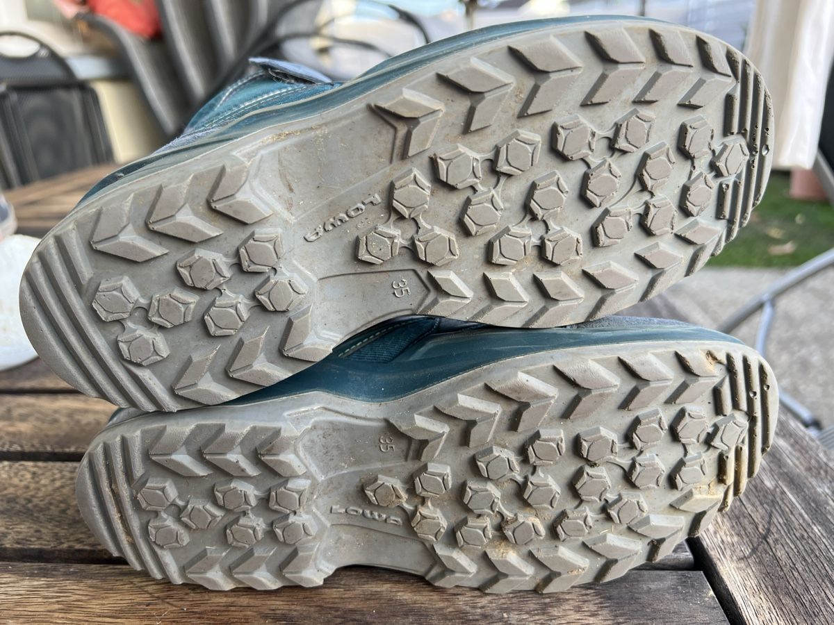 Lowa Schuhe für Jungen: Lowa warm 35 – Gebraucht aus Glattbrugg von HUAKK 2