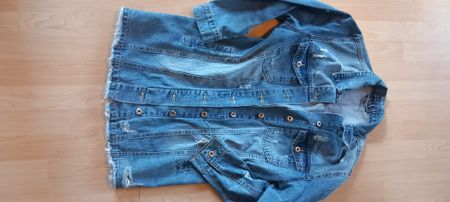 Lässige Jeansjacke im Destroyed Look, Grösse S