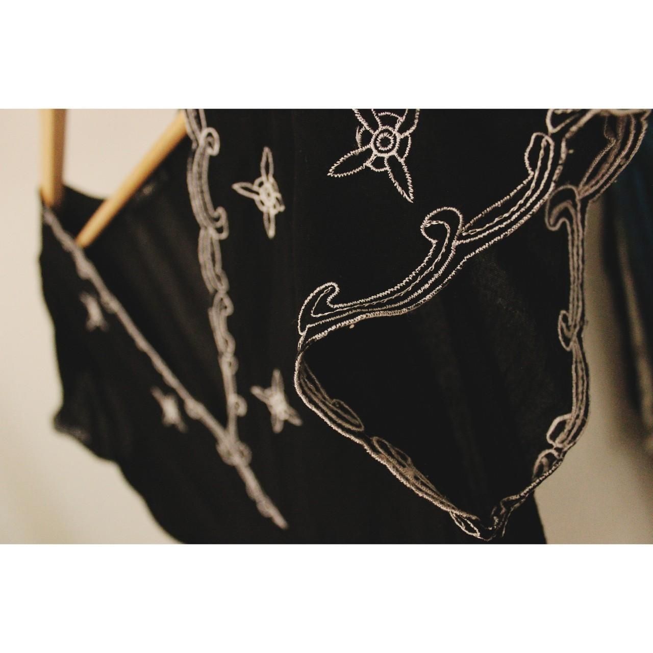 Top: Sommershirt / Top mit Stickerei – Usato da St. Gallen venduto da jbu_ns6v 3