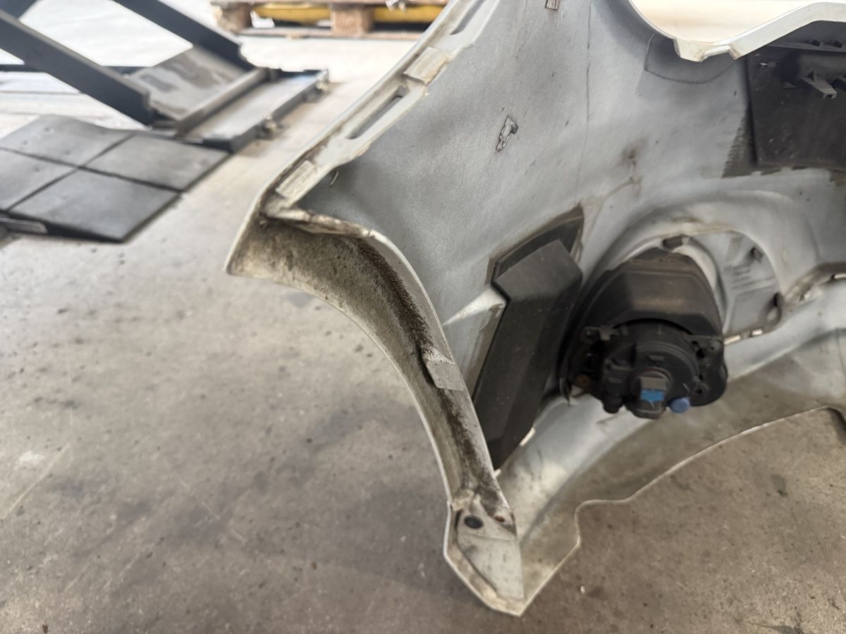 Opel Tutti pezzi di ricambio auto: Opel Corsa D OPC Stosstange Facelift – Usato da Schaffhausen venduto da sabdiu 4