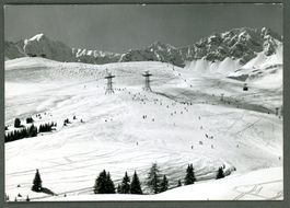AK sw Arosa GR Tschuggenabfahrt, Buckelpisten, Winter ≈1964