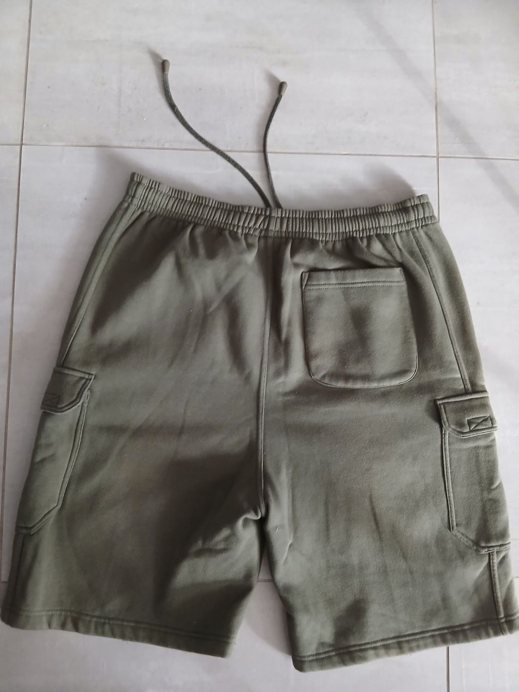 Pantaloni: Shorts Urban Classics vert taille XL – Usato da Satigny venduto da Asaksa 1