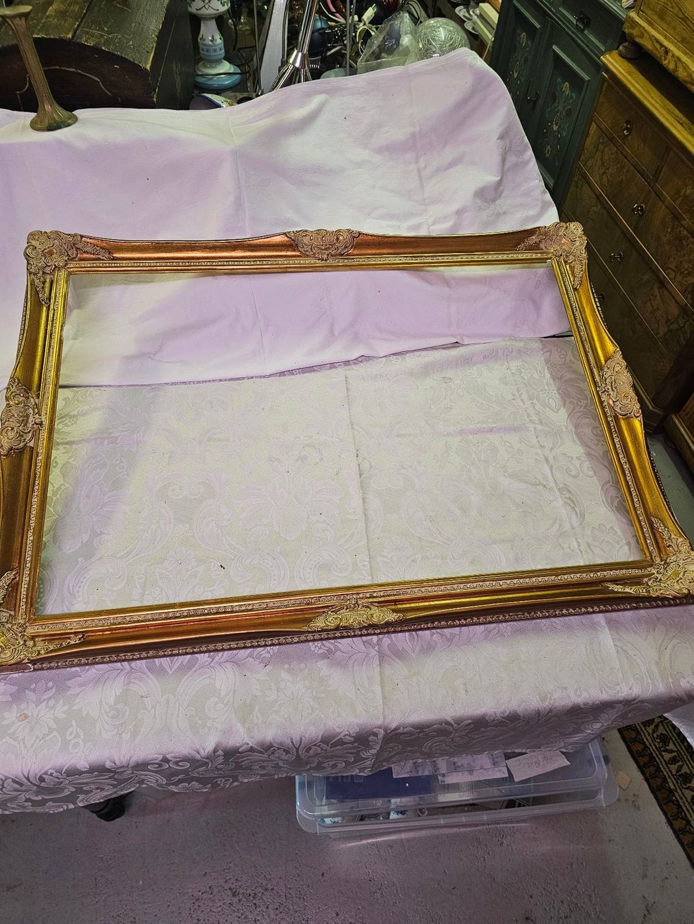 Cadres de tableaux: Barocker Bilderrahmen goldfarben mit Gebrauchsspuren – D'occasion à Opfikon par Seebacherbrocki55555
