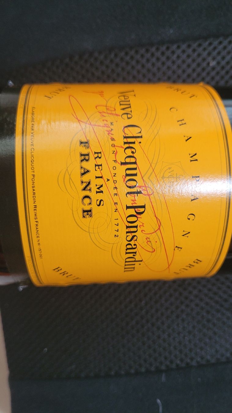 Veuve Clicquot Bevande alcoliche: Veuve Cliequet Ponsardin Champagner – Nuovo e nell'imballaggio originale da Wolfhausen venduto da BigiWolfhausen 2