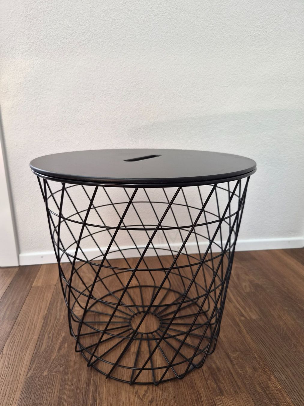 Tables: Side table with storage space – D'occasion à Zürich par mon_attitude