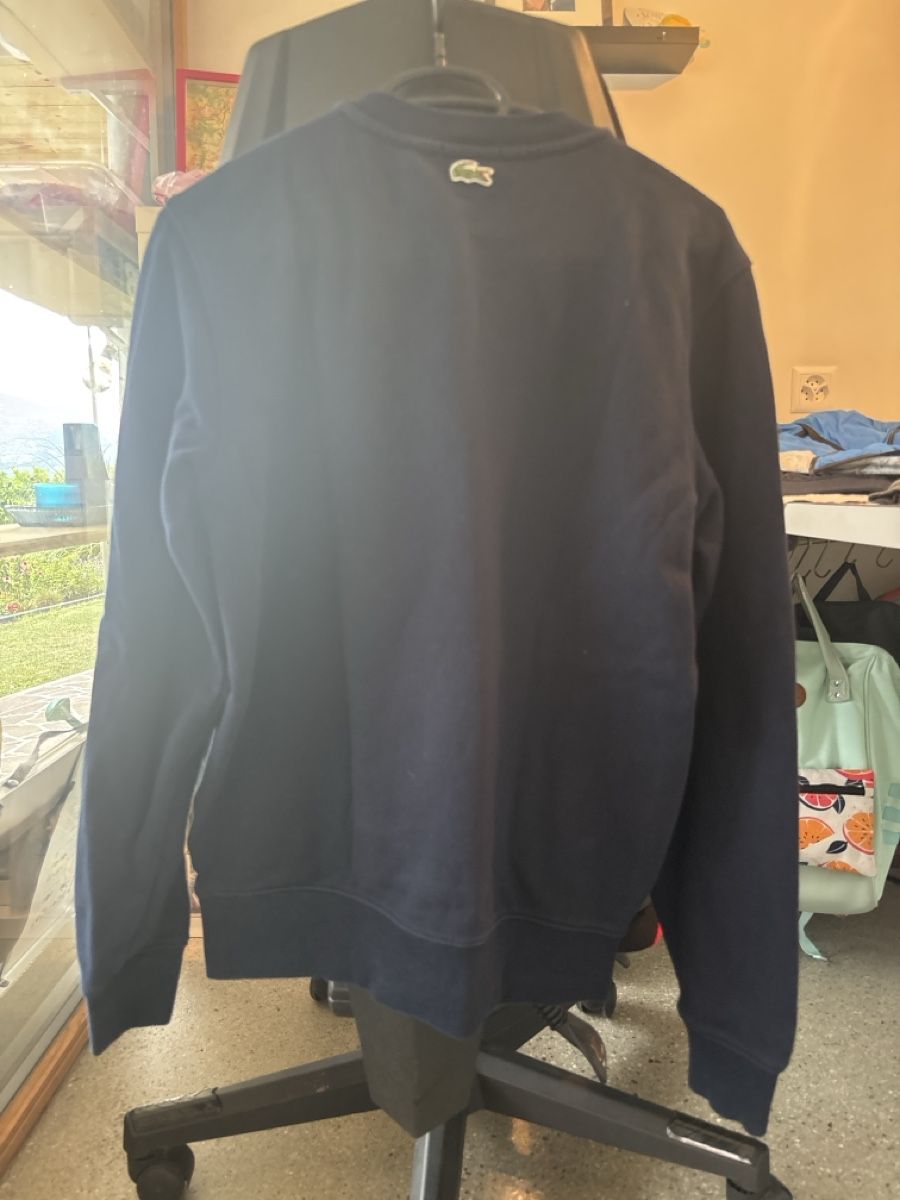 Lacoste Pullover & Sweatshirts: Sweatshirt Lacoste bleu marine taille S  – Gebraucht aus Sion von tchana77 3