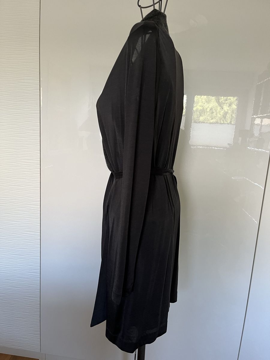 Hugo Boss Vestiti: Robe grise Hugo Boss – Nuovo (secondo la descrizione) da St. Prex venduto da Nikolletta 1