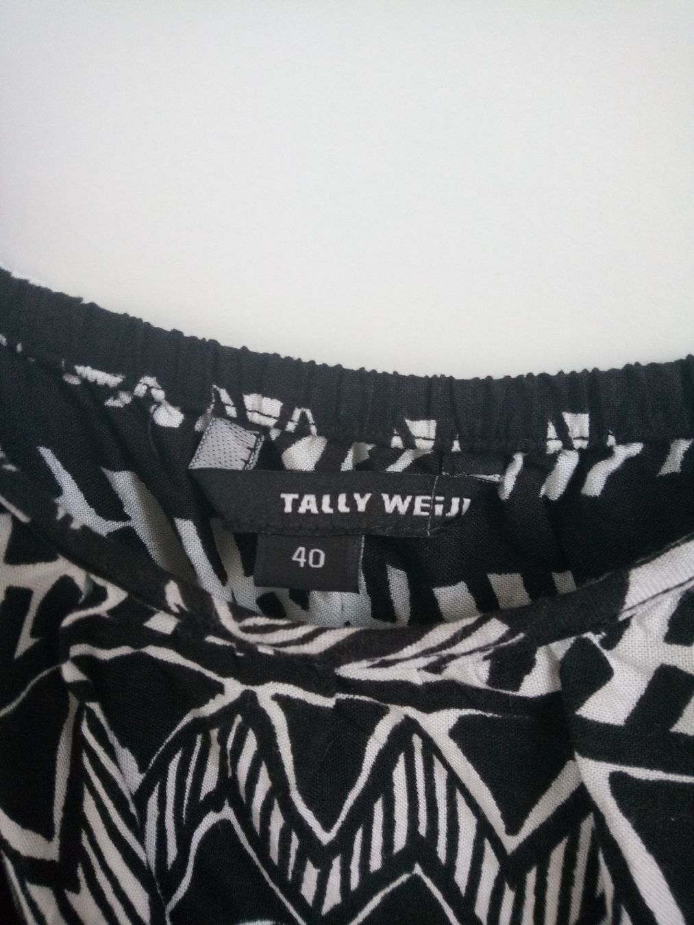 Tally Weijl Camicette: BluseTally Weijl schwarz/weiss Grösse 40 – Usato da Volketswil venduto da Car1 1