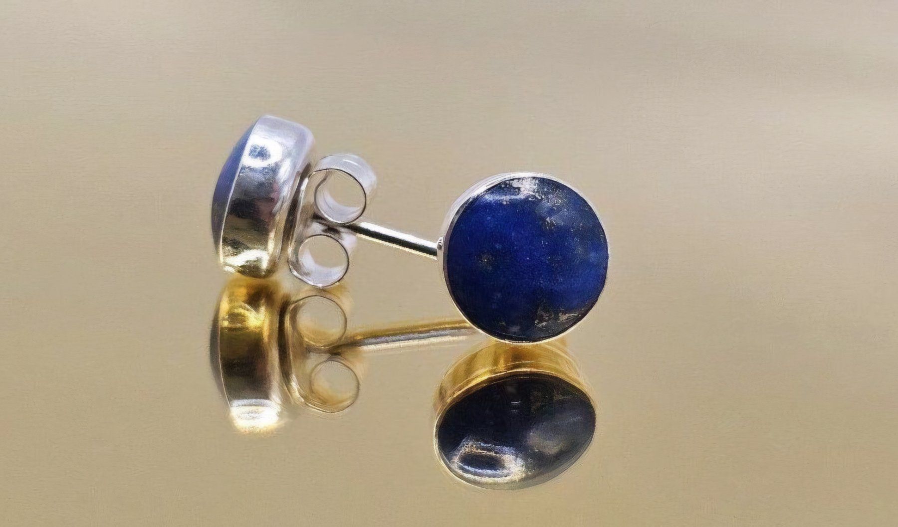 Orecchini pendenti & Orecchini a lobo: Lapislazuli Ohrstecker: Eleganz aus Chile – Nuovo e nell'imballaggio originale da Basel venduto da PachaWool