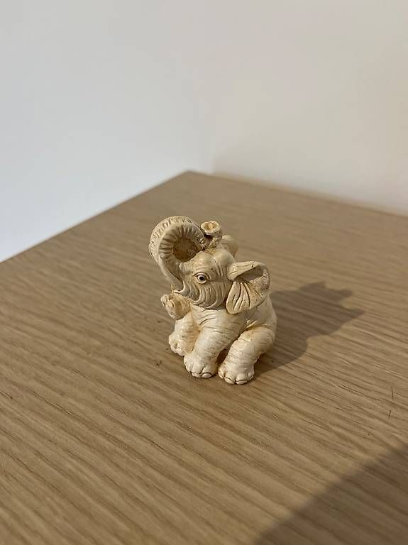 Figuren: Elefantino bianco – Gebraucht aus Davesco-Soragno von dai_925z 1