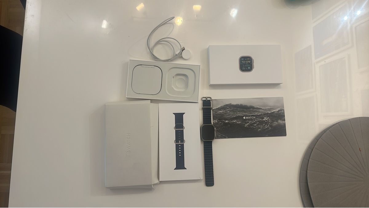 Apple Smartwatch: Apple Watch Ultra 2 Blue Trail Loop 49mm – D'occasion à Zürich par ZbynekZ