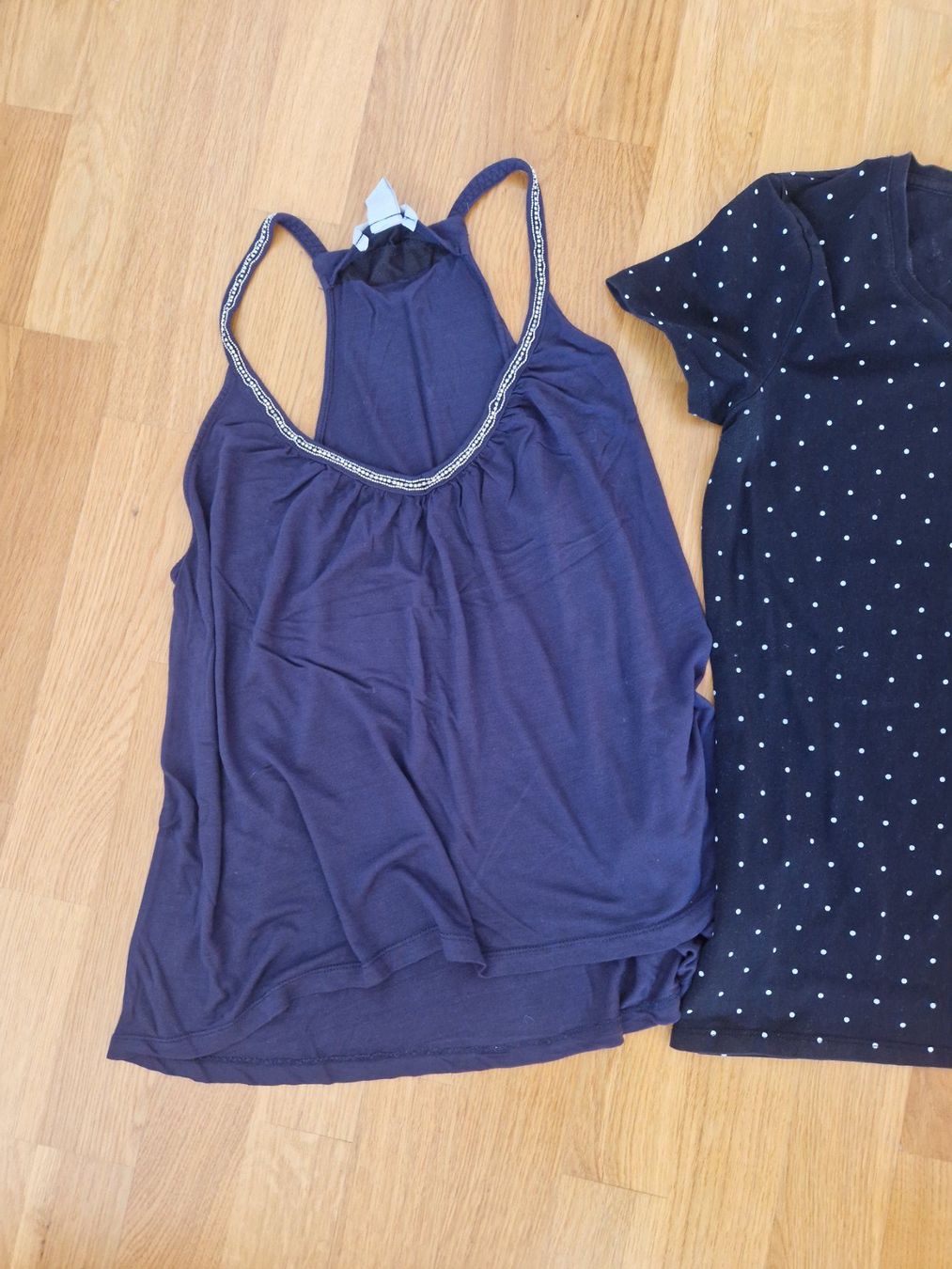 Lots de vêtements: Kleiderpaket Set 4 Shirts, Grösse M – D'occasion à Buchs Sg par Valedi 1