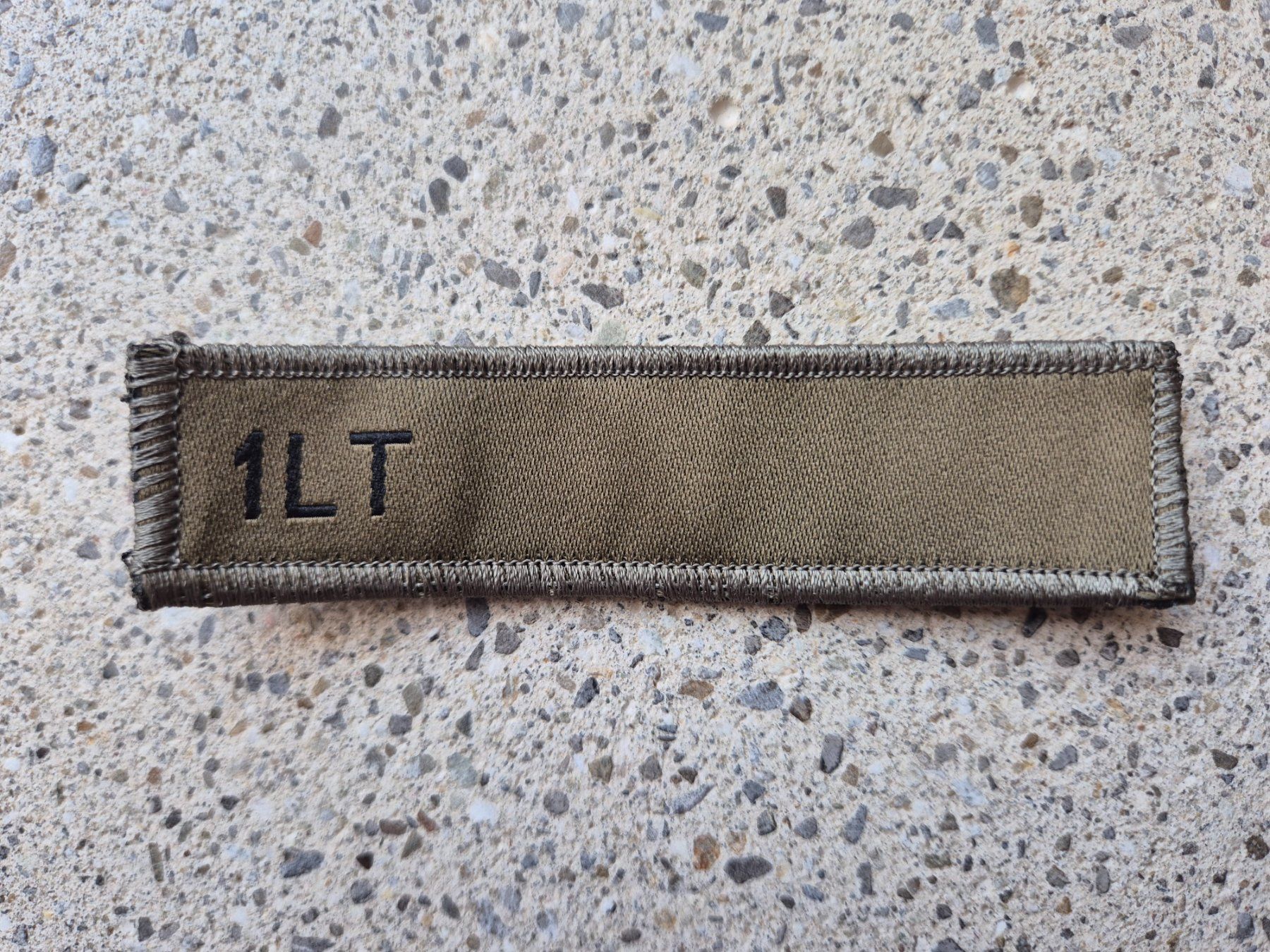 Schweizer Armee Placchette & Badge: *** Gradabzeichen Auslandeinsatz 1 Lt mit klett *** – Nuovo e nell'imballaggio originale da Riedholz venduto da fr_sIruP
