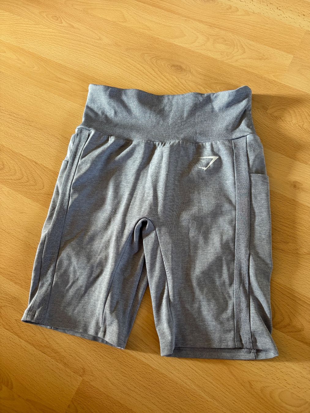 Gymshark Leggings: Gymshark Shorts Grösse M – D'occasion à Dürrenäsch par 1kirs