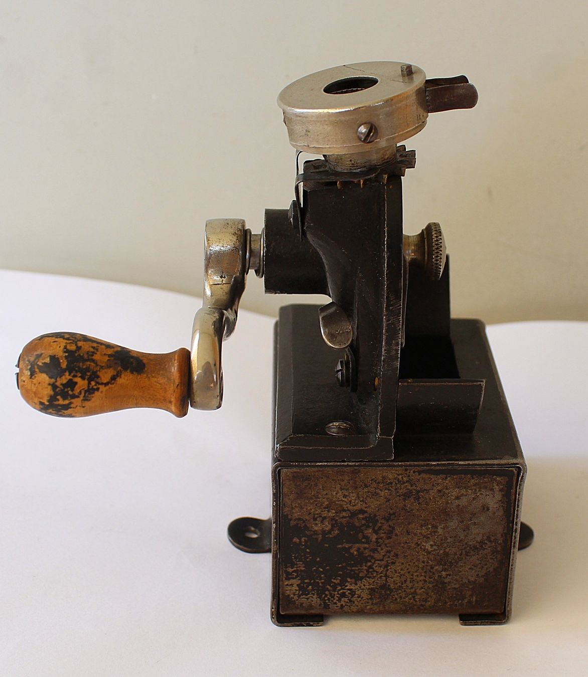 Spitzer: Rare Historische Bleistift Spitzer Spitzmaschine Multiplex – Gebraucht aus Zürich von Auctionata 1