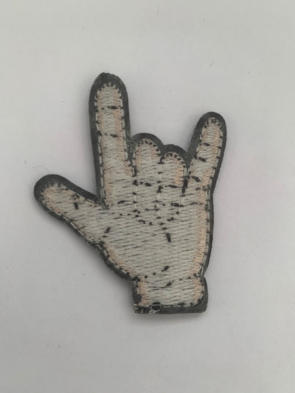 Toppe: Love You Gesture Patch Badge, Bügelbild – Nuovo e nell'imballaggio originale da Ostermundigen venduto da Mcone 2