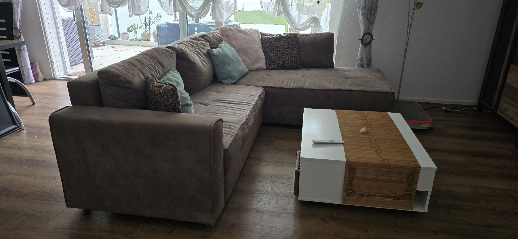 Tische: Wohnzimmer-Einrichtung – Gebraucht aus Dussnang von Minio 7