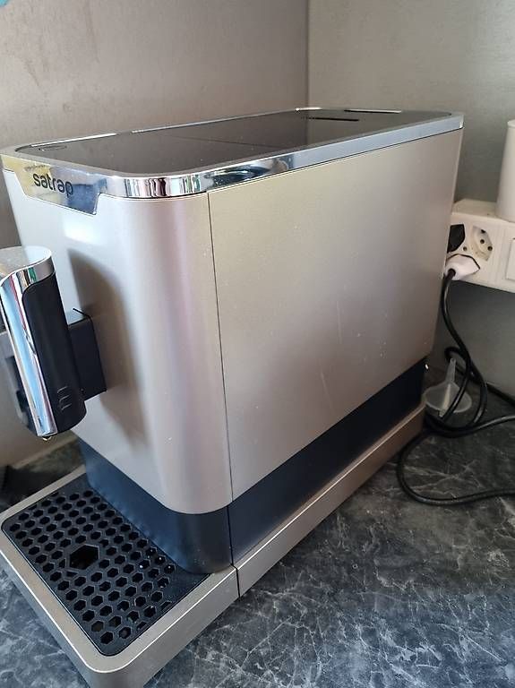 Macchine per caffè & Macchine per espresso: Satrap Kaffeevollautomat Milano – Usato da Sempach venduto da JaMa12 2