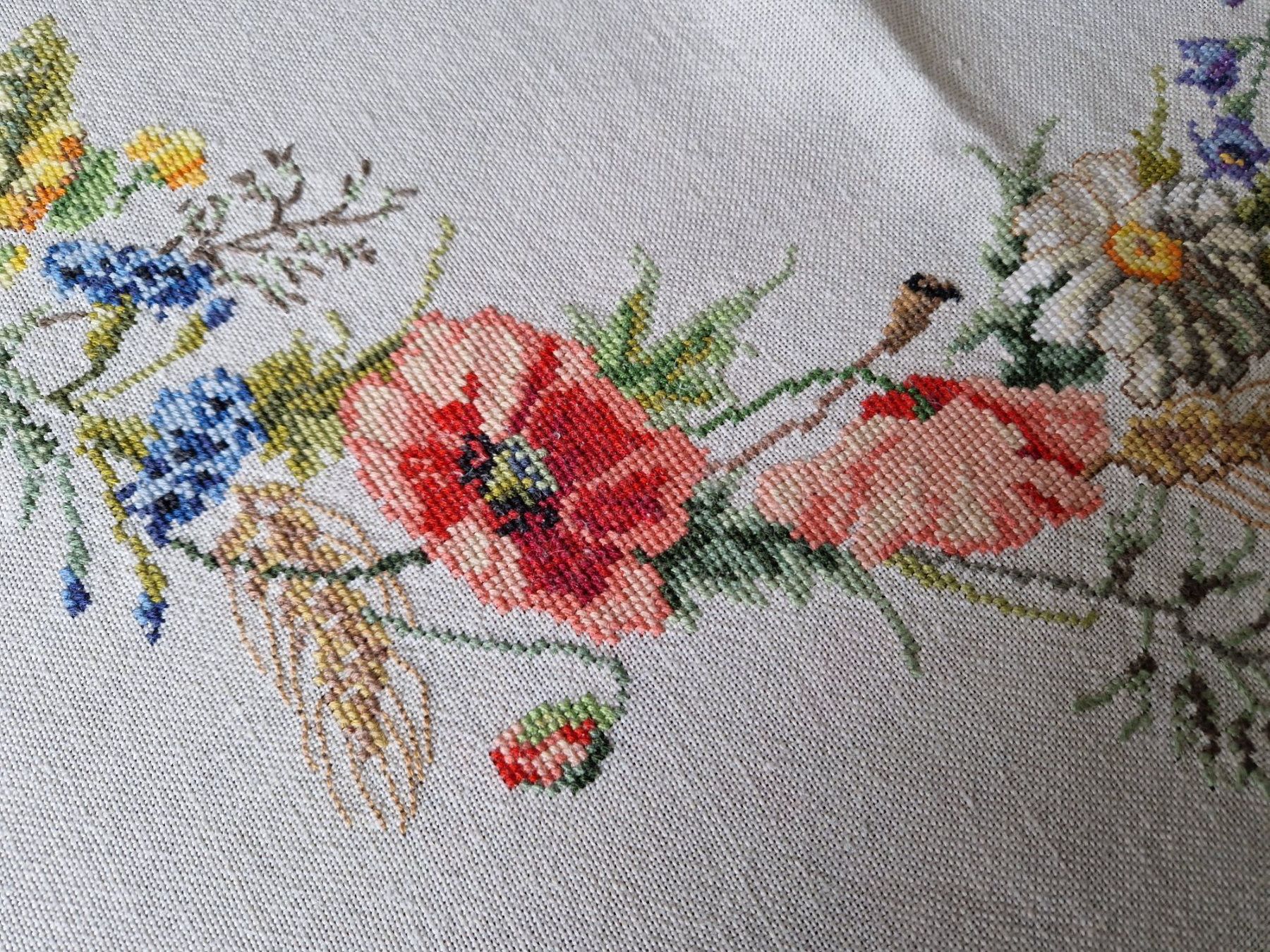 Altra biancheria da tavola: Handbestickte Tischdecke mit Mohnblumen 135x135cm. – Usato da Bern venduto da Antikbatik 4
