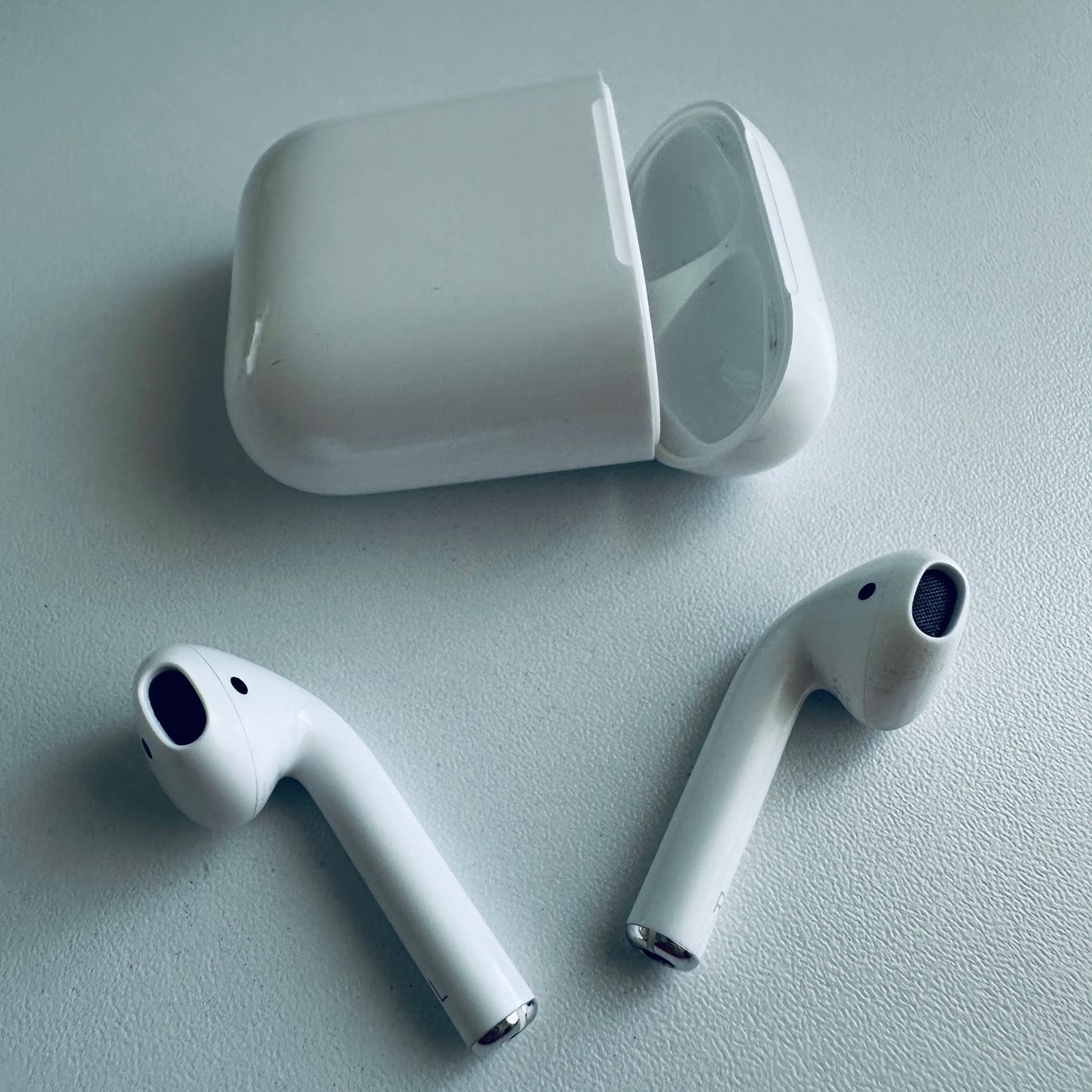 Apple Cuffie: Original Apple AirPods 2 Kopfhörer Wireless Lightning Kabel – Usato da Basel venduto da MY.AIRPODS.SHOP 2