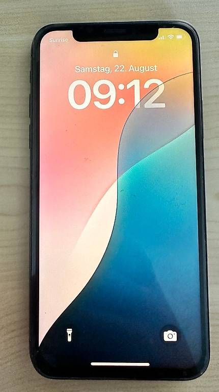Portables: IPhone X // 64 GB // 75 % Akku  – D'occasion à Emmenbrücke par hao_9ch7
