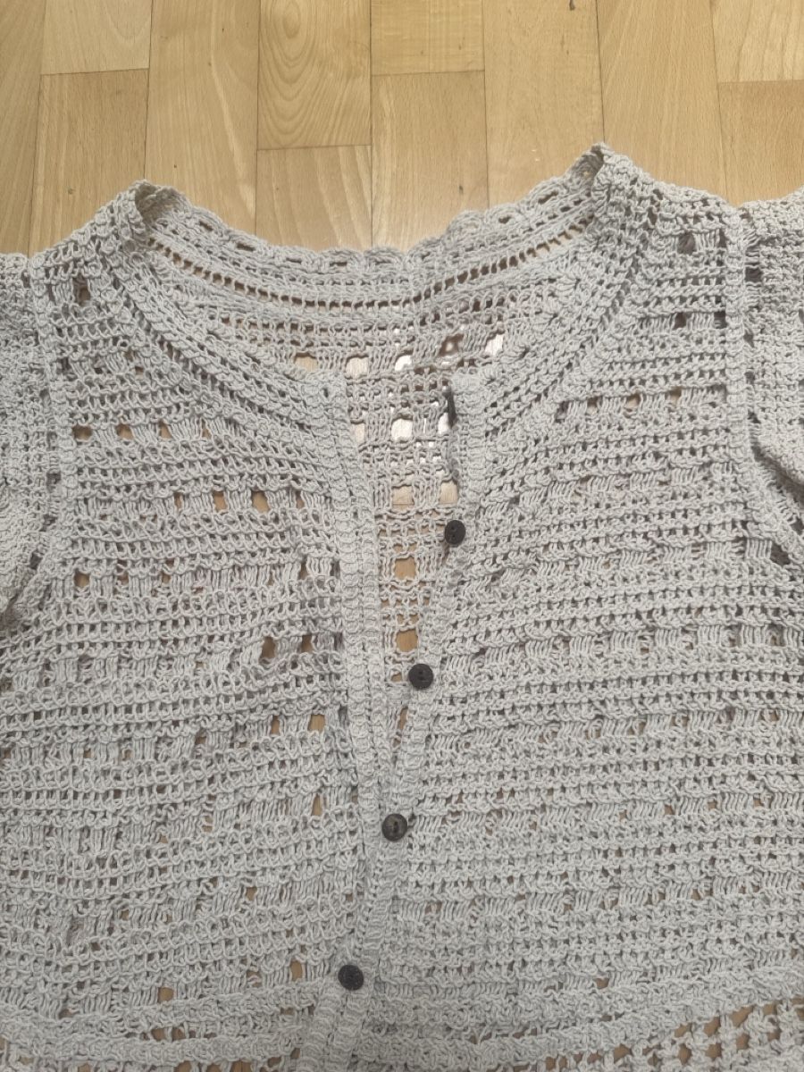 Gilets: Gehäkelte Weste Beige Grösse L 100% Polyester neuwertig – Neuf (Voir description) à Abtwil SG par ale2002 3