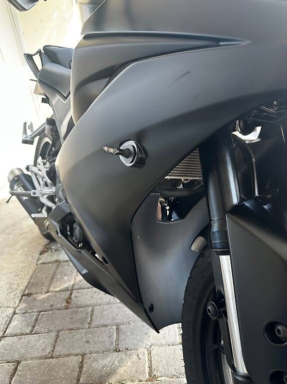 Strada: Yamaha R125 - État excellent - full black  – Usato da Le Mont-sur-Lausanne venduto da Effeffe 2