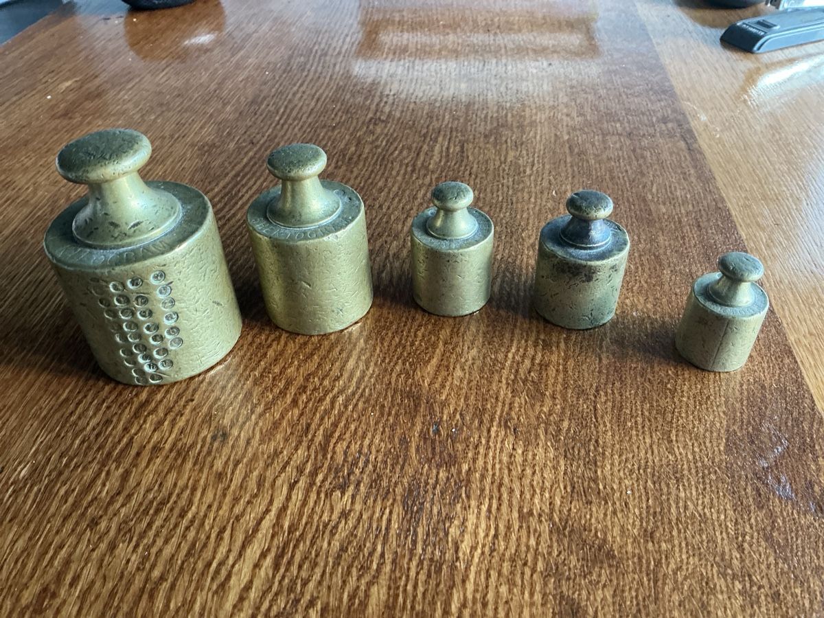 Balances et poids: Antike Messgewichte Set Messing 5 teilig  – D'occasion à Buchs SG par rosadoro1973 1