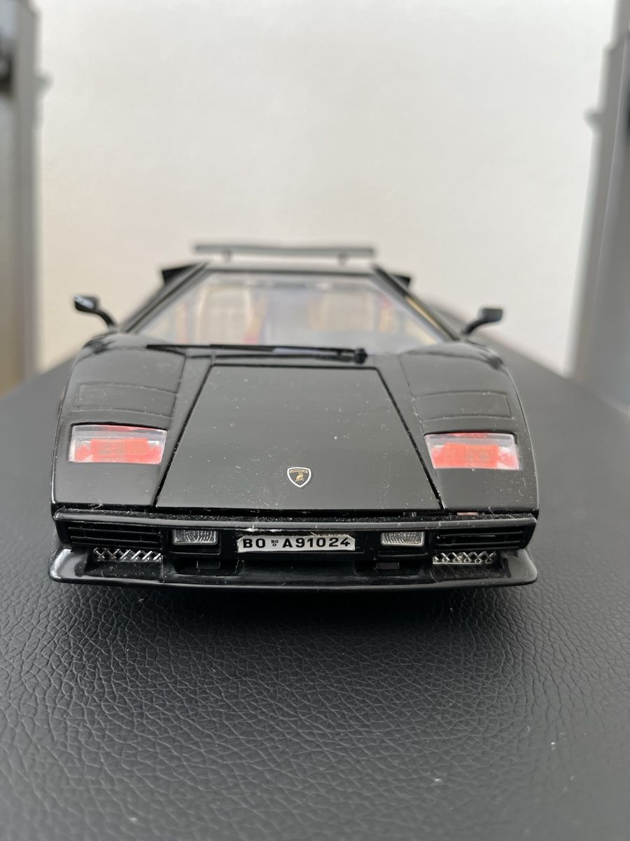 Bburago Modellautos: Lamborghini Countach 1:10 – Gebraucht aus Kehrsatz von Fuedu0 1